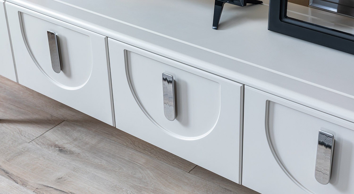 Milas Wall Unit