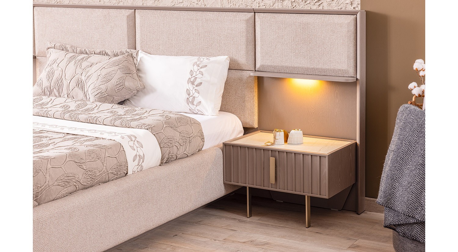 Latte Bedroom Set