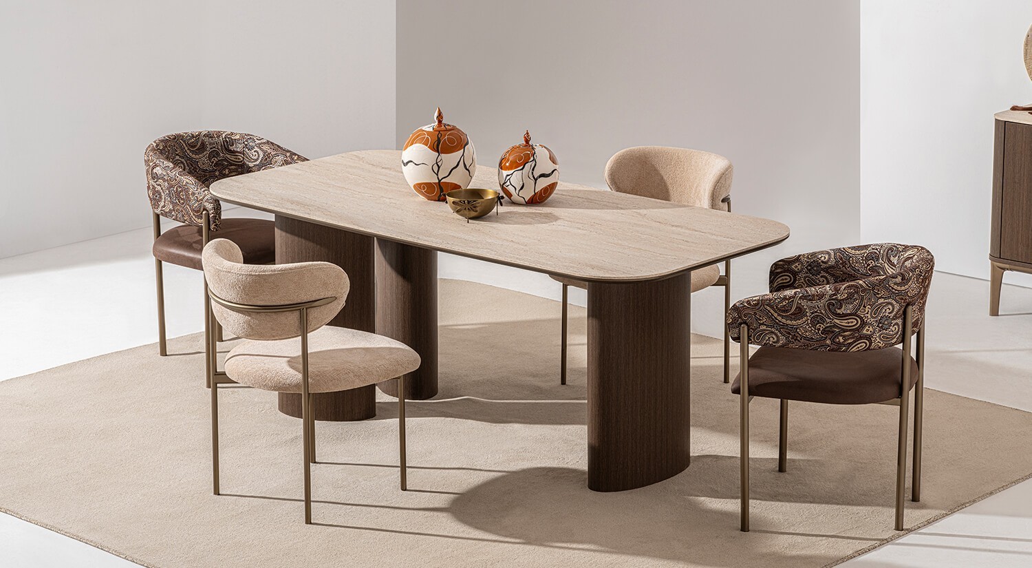 Legna Dining Room