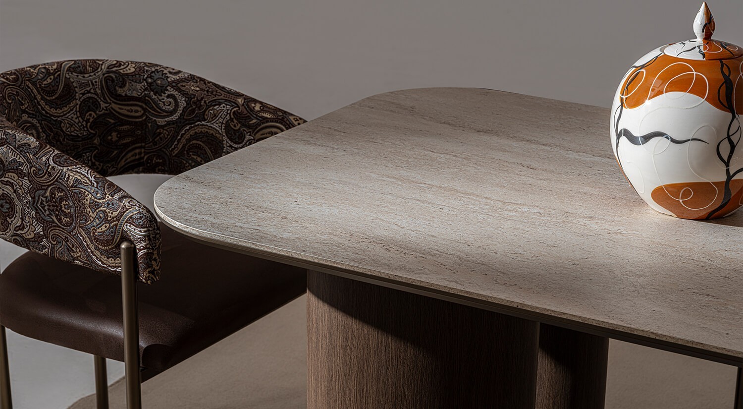 Legna Dining Room