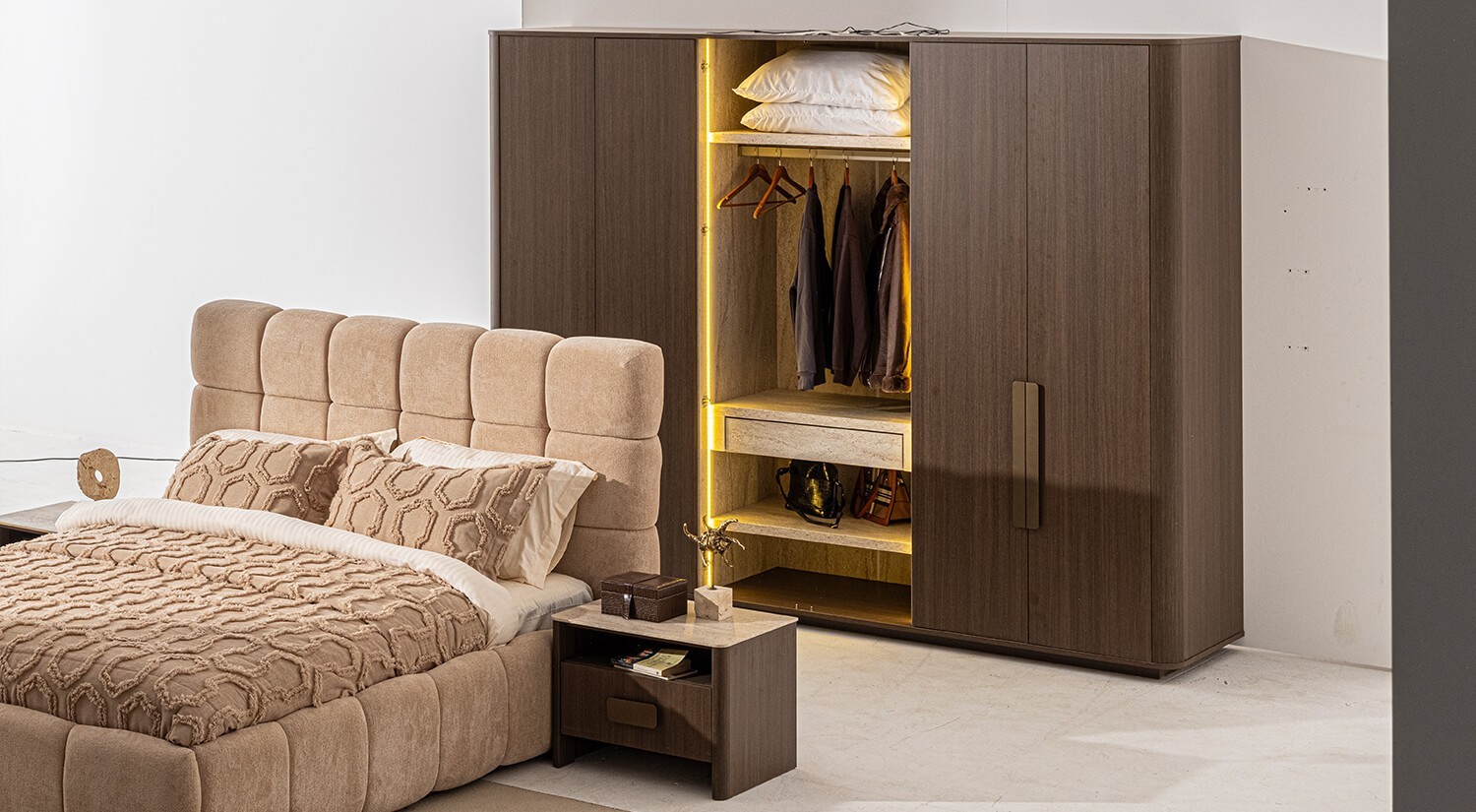 Legna Bedroom