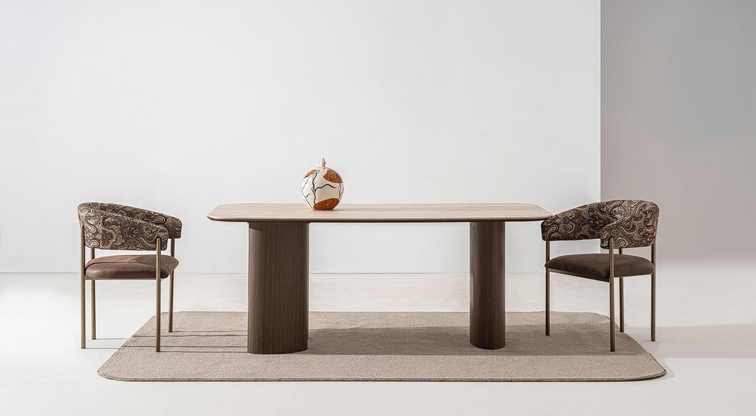 Legna Dining Room